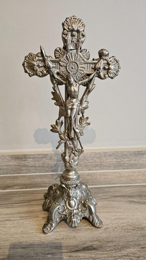 crucifix sur pied ancien, Antiek en Kunst, Antiek | Religieuze voorwerpen, Ophalen