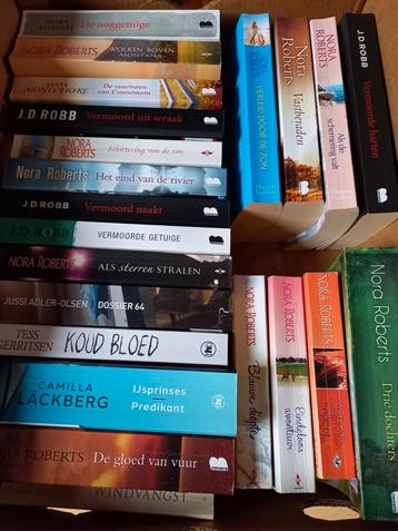 Hele doos boeken 20€ beschikbaar voor biedingen