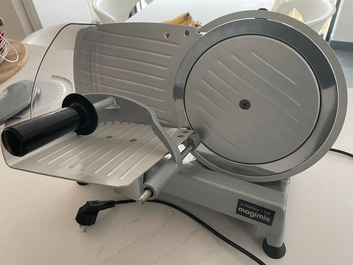 Machine de découpe Magimix T 250 - Pro, Maison & Meubles, Cuisine | Ustensiles de cuisine, Comme neuf, Enlèvement ou Envoi