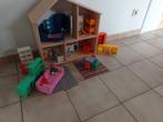 Poppenhuis met meubeltjes, Kinderen en Baby's, Ophalen, Zo goed als nieuw, Poppenhuis