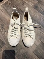 White sneakers, Ophalen, Sneakers