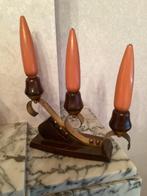 Twee driearmige kandelaars in hout en koper., Enlèvement ou Envoi