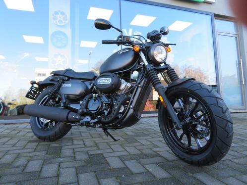 Hyosung Bobber 300cc noir mat, Motos, Motos | Hyosung, Entreprise, Autre, 12 à 35 kW, 2 cylindres, Enlèvement