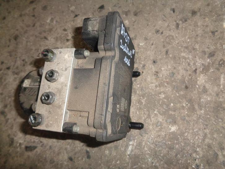 A vendre bloc ABS Audi A3 8P 2008 à 2012, Autos : Pièces & Accessoires, Autres pièces automobiles, Audi, Utilisé, Enlèvement