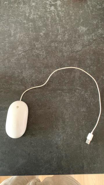 Souris filaire Apple