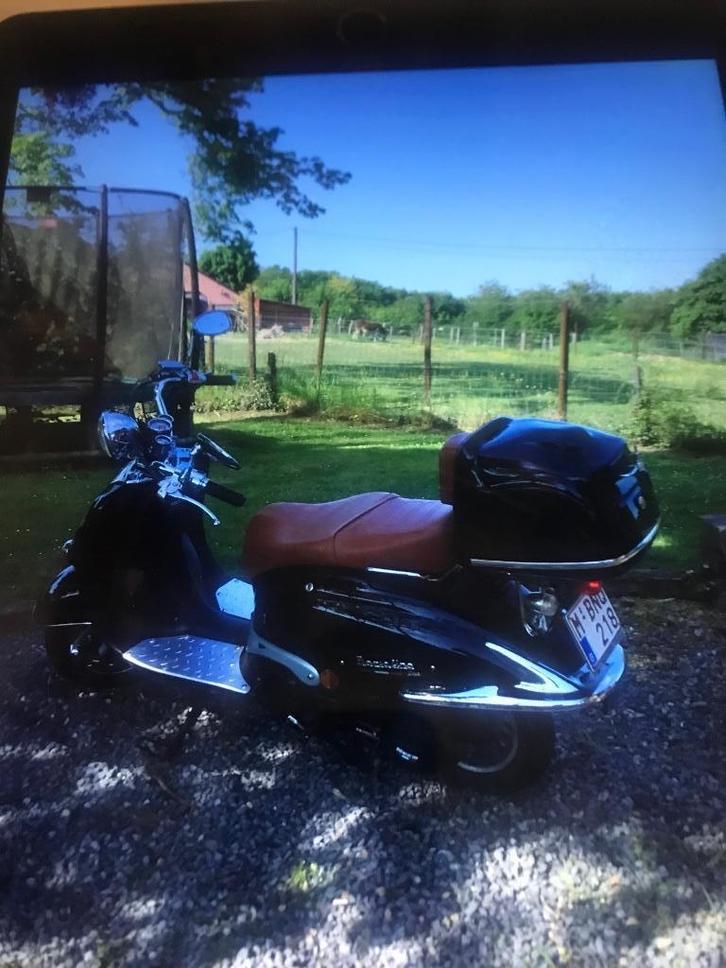 Neco Borsalino, Vélos & Vélomoteurs, Scooters | Vespa, Utilisé, Enlèvement