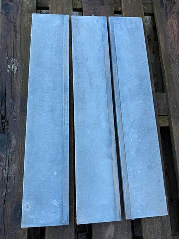 3 venstertabletten (76,5x14x2cm) beschikbaar voor biedingen