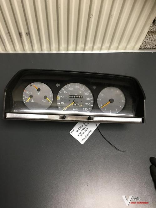 Mercedes W201 1986  1.8 automaat       Km Tellerklok    nr:2, Auto-onderdelen, Dashboard en Schakelaars, Gebruikt, Ophalen of Verzenden