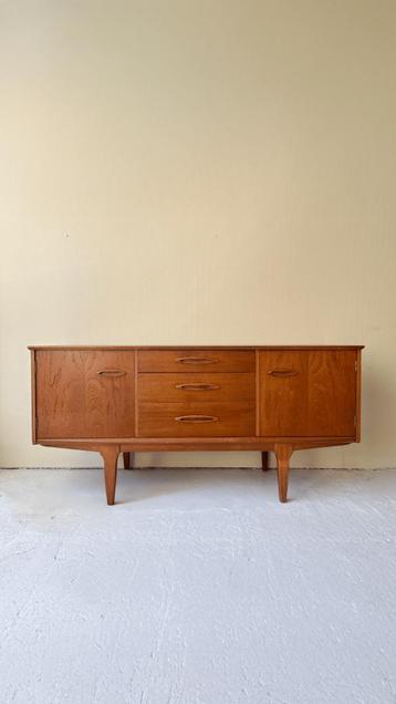 Enfilade scandinave de Jentique beschikbaar voor biedingen