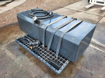 Brandstoftank 400 L + pomp en pistool beschikbaar voor biedingen