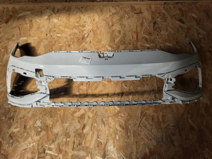BUMPER VOOR Volkswagen Golf VIII (CD1) (5H0807221D), Auto-onderdelen, Carrosserie, Bumper, Volkswagen, Voor, Gebruikt