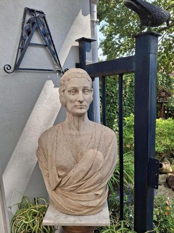 standbeeld Koningin Astrid  beschikbaar voor biedingen