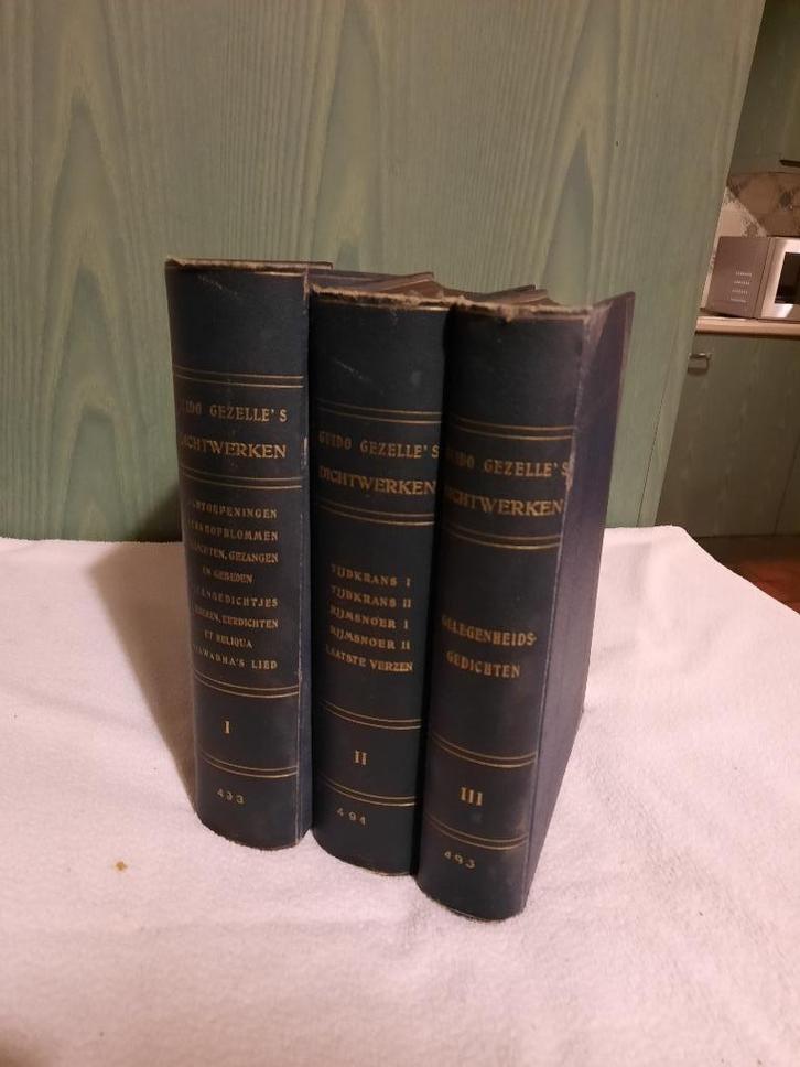 3 oude boeken Guido Gezelle's dichtwerken, begin 1900egin, Antiek en Kunst, Curiosa en Brocante, Ophalen of Verzenden