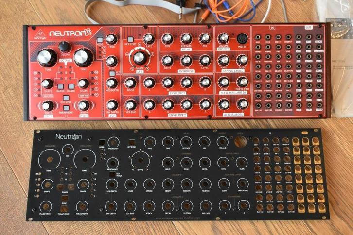 Behringer Neutron + extra black/gold faceplate, Muziek en Instrumenten, Synthesizers, Zo goed als nieuw, Overige aantallen, Overige merken