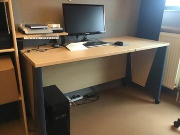 Bureau  beschikbaar voor biedingen