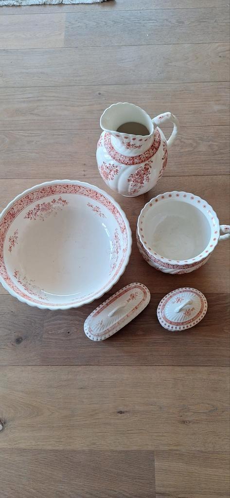 Wasset antiek rood, Antiek en Kunst, Antiek | Keramiek en Aardewerk, Ophalen