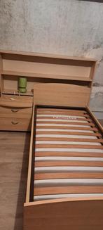 Bed met schuif. 2 matrassen 2 hoofdkussen 2 donsdekens, Huis en Inrichting, Ophalen of Verzenden, Zo goed als nieuw