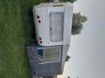Caravane vintage avec auvent sur terrasse dans camping natu, Caravans en Kamperen, Caravans, Particulier, Uitbouw voortent, Tot en met 4