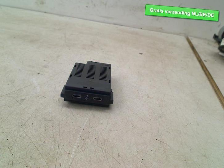 USB HUB AUX Volkswagen Polo VI (AW1) (2G6035736), Auto-onderdelen, Overige Auto-onderdelen, Volkswagen, Gebruikt