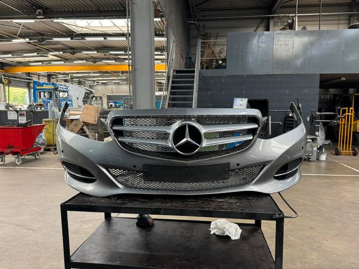 Mercedes E klasse Voorbumper, Auto-onderdelen, Carrosserie, Bumper, Voor, Ophalen