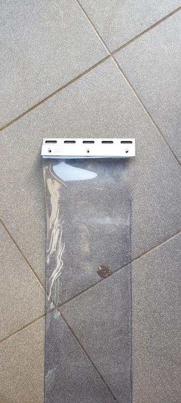 Stroken lamellen PVC 200mm op 2mm x 2,20meter. 22 stuks beschikbaar voor biedingen