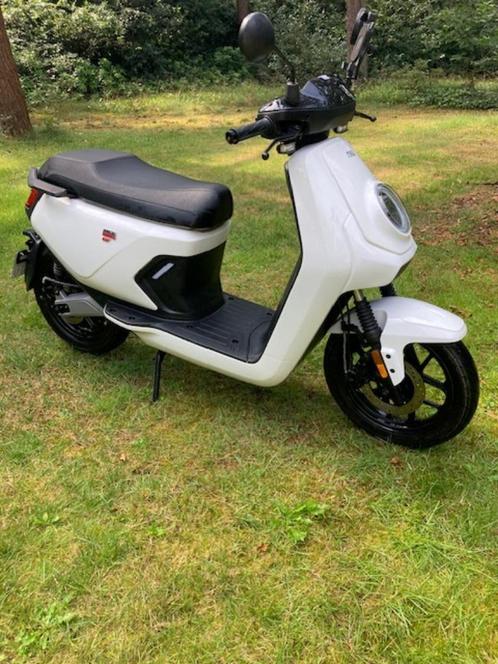 ELECTRISCHE SCOOTER NIU MQI GT, Fietsen en Brommers, Brommers | Overige merken, Zo goed als nieuw, Ophalen