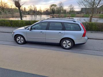 Volvo V50 1.6 TDI. État neuf. 5 euros. Approuvé, Autos, Capteur de lumière, Carnet d'entretien, Boîte manuelle, Noir