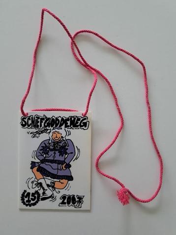 Vintage Hangertje - Carnaval Aalst - AKV Schiefgoddeweg beschikbaar voor biedingen