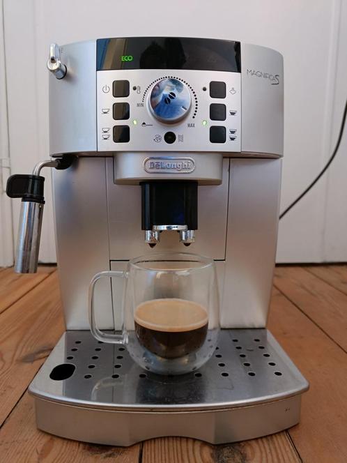 Professioneel gereviseerde DeLonghi Magnifica S, Elektronische apparatuur, Koffiezetapparaten, Refurbished, Gemalen koffie, Koffiebonen