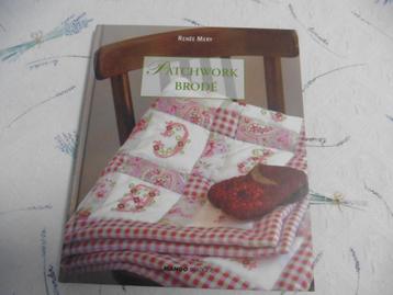 Livre "Textiles naturels : lin, coton, jute, laine, raban,.. beschikbaar voor biedingen