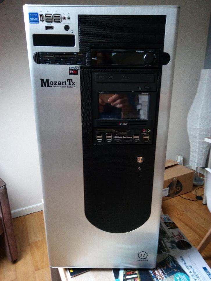 PC a vendre Thermaltake Mozart TX, Computers en Software, Desktop Pc's, Gebruikt, 2 tot 3 Ghz, HDD, SSD, 64 GB of meer, Met videokaart