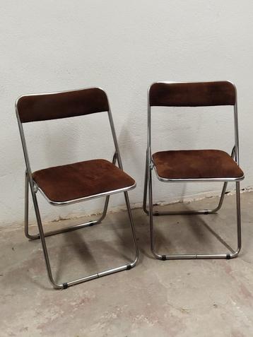 2xVintage klapstoelen stijl “Plia” met bruin velours zitting beschikbaar voor biedingen
