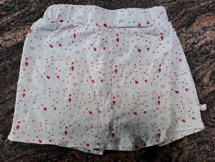 Mt 104 wit shortrokje hartjes, Kinderen en Baby's, Kinderkleding | Maat 104, Gebruikt, Meisje, Broek, Ophalen of Verzenden