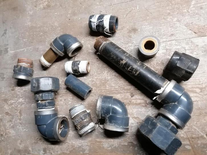 Lot PVC / tyleen koppelingen en bochten, Doe-het-zelf en Bouw, Buizen en Afvoer, Bochten, PVC, Ophalen