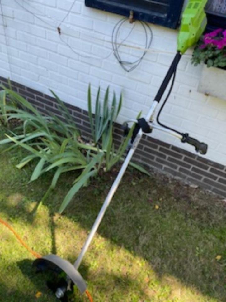 Bosmaaier/kantensnijder voor onderdelen, Tuin en Terras, Bosmaaiers, Zo goed als nieuw, Accu, Ophalen