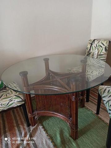 Table verre rotin beschikbaar voor biedingen