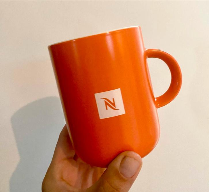 Nespresso x Pantone Coffee Mug, Huis en Inrichting, Keuken | Servies, Zo goed als nieuw, Ophalen