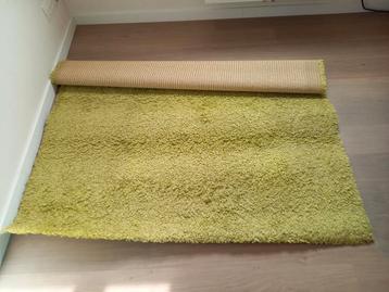 Hoogpolig tapijt in limegroen beschikbaar voor biedingen
