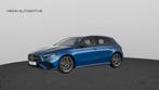 Mercedes-Benz A-Klasse 250 e Hatchback AMG Line | Panoramisc, Auto's, Mercedes-Benz, Stof, Gebruikt, 4 cilinders, Blauw