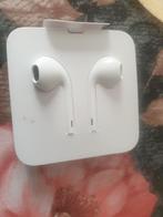 Iphone oortjes nog nieuw, Telecommunicatie, Mobiele telefoons | Oordopjes, Ophalen