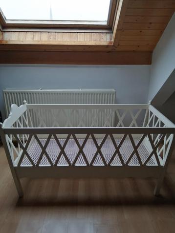 Baby bed beschikbaar voor biedingen