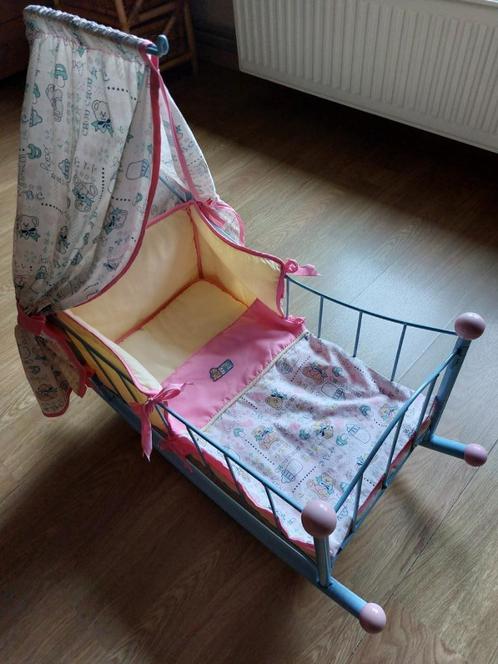 Chou Chou poppenwiegje/bedje, Kinderen en Baby's, Speelgoed | Poppen, Gebruikt, Babypop, Ophalen