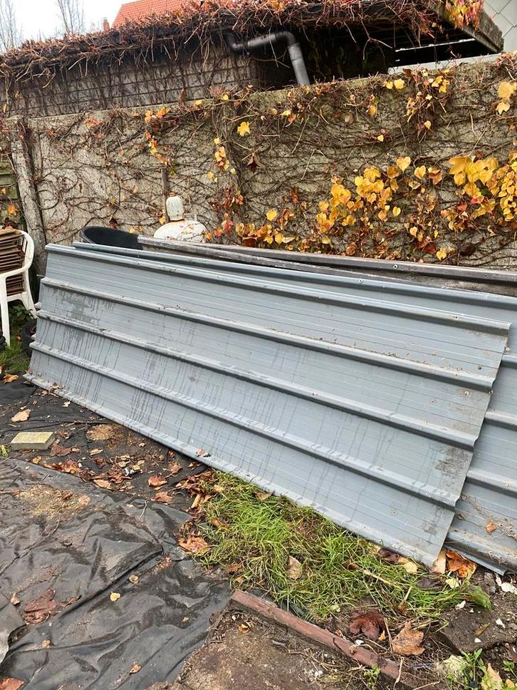 Dakplaten 28 tal te koop ( bredene), Tuin en Terras, Schuttingen, Zo goed als nieuw, Ophalen