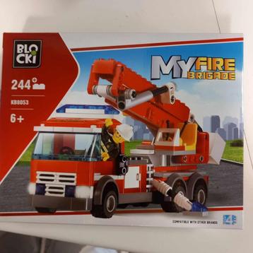 blocs de construction Blocki camion de pompiers 244 disponible aux enchères