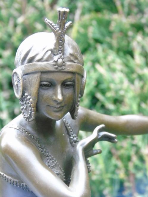danseuse au chapeau en pointe en bronze signé sur marbre ..., Antiquités & Art, Antiquités | Bronze & Cuivre, Bronze, Enlèvement ou Envoi