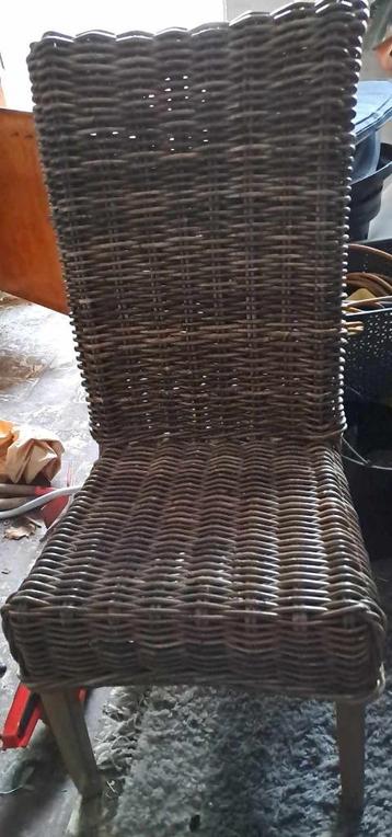 rieten stoelen 3stuks beschikbaar voor biedingen