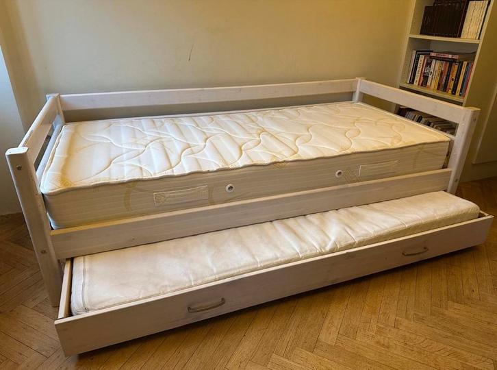 Lit Gigogne 90x200 Blanc + 2 Matelas (Idéal Gain de Place), Maison & Meubles, Chambre à coucher | Lits, Utilisé, Deux personnes