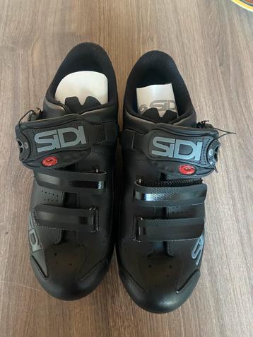 Fietsschoenen nieuw  beschikbaar voor biedingen