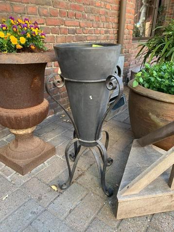 Grote tuinvaas ook bloembakken , rieten manden voor planten., Enlèvement