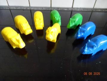 8 leuke dieren in kunststof *VINTAGE* beschikbaar voor biedingen
